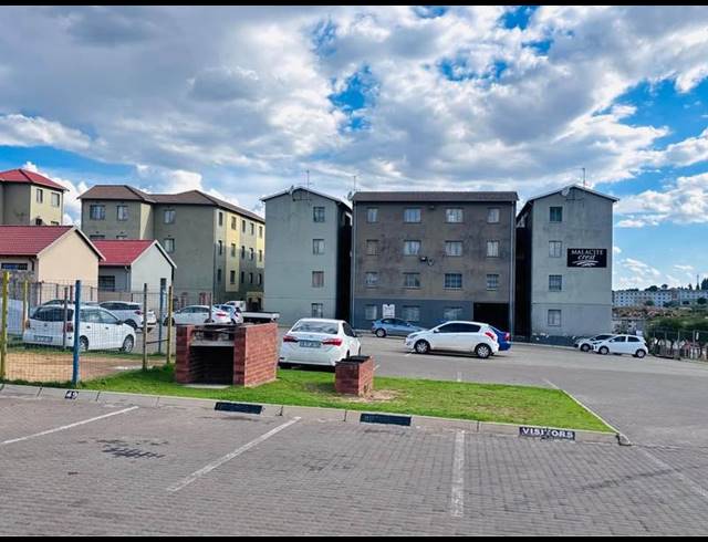 2 BEDROOM APARTMENT FOR SALE IN FLEURHOF
